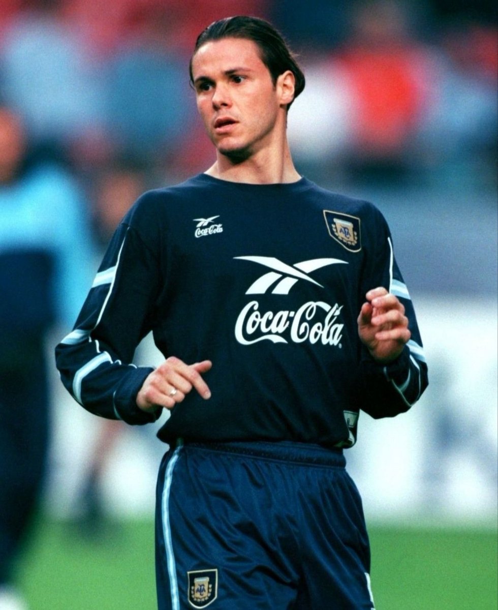 90sfootball's tweet photo. Fernando Redondo 🇦🇷 https://t.co/m6ufaiq7jQ