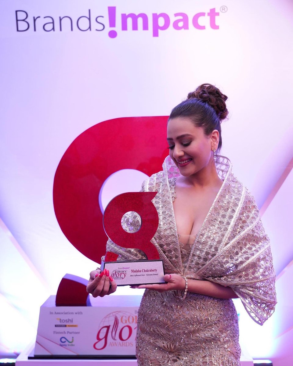 brands_impact's tweet photo. @madalsasharma awarded as the "Most Influential Actor - Television (Female)" at the Bollywood Edition of Golden Glory Awards 2023 presented by Brands Impact✨🔥 
.
.
.
.
@_AnkitaSingh @AmolMonga 

#goldengloryawards2023 #gga2023 #brandsimpact https://t.co/6oQp8IwGC1