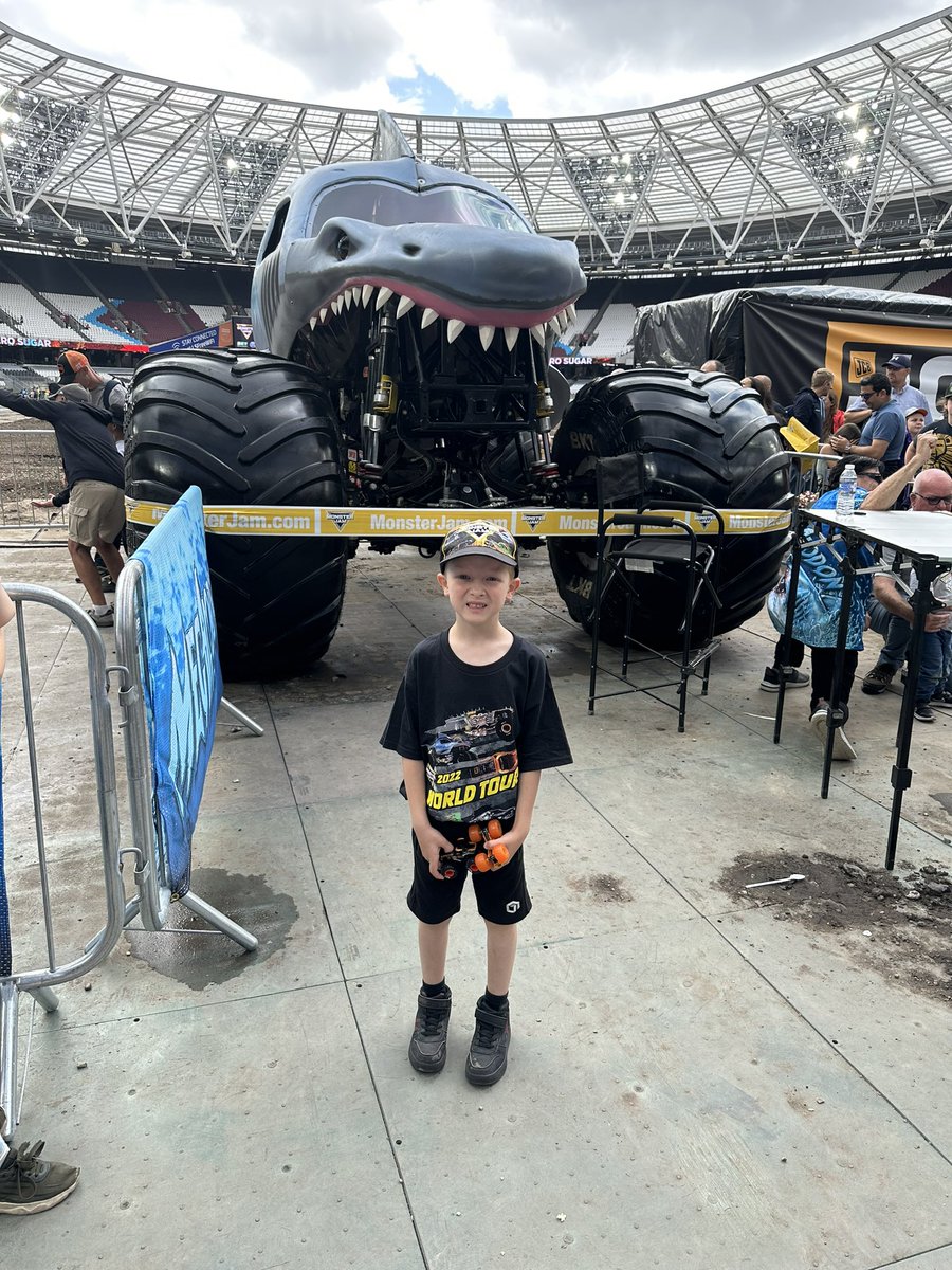 faye_beee's tweet photo. We are looking forward to the show #monsterjam https://t.co/usaTpqQUDL