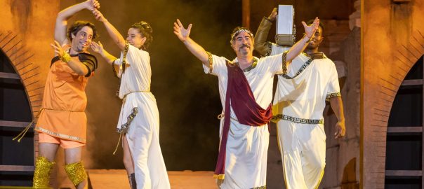 rodyimenez's tweet photo. “El aroma de Roma” una comedia musical desternillante, con mensaje pacifista, para ver en familia https://t.co/9w96ATQDhe https://t.co/5V3TVuxO02