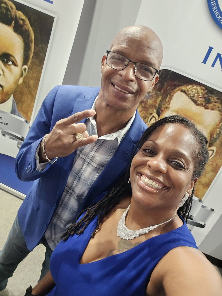 BlueLove_1920's tweet photo. The highlight of Day 5 was seeing my brother and getting to enjoy our first Blue & White event together 🕊💙🤍 #TrueFam #LambdaZeta #FortBendSigmas https://t.co/muD4MySlzR