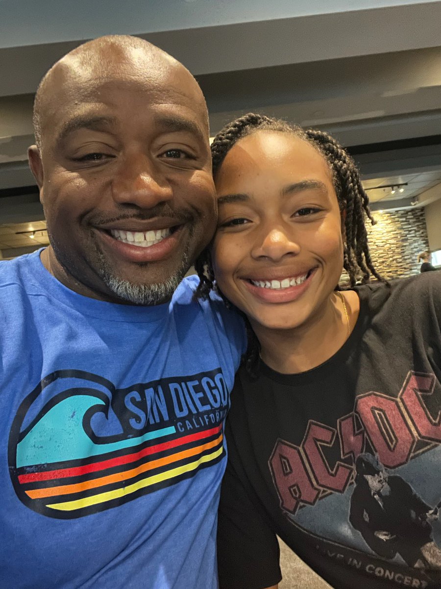 CoachACCarter's tweet photo. FAMUly, help me wish my Big Brother Tim Carter a HAPPY BIRTHDAY🫲🏾🫲🏾🫲🏾#BestBuddy #TrueRattler🧡💚🐍 https://t.co/gbxeFXjtaw