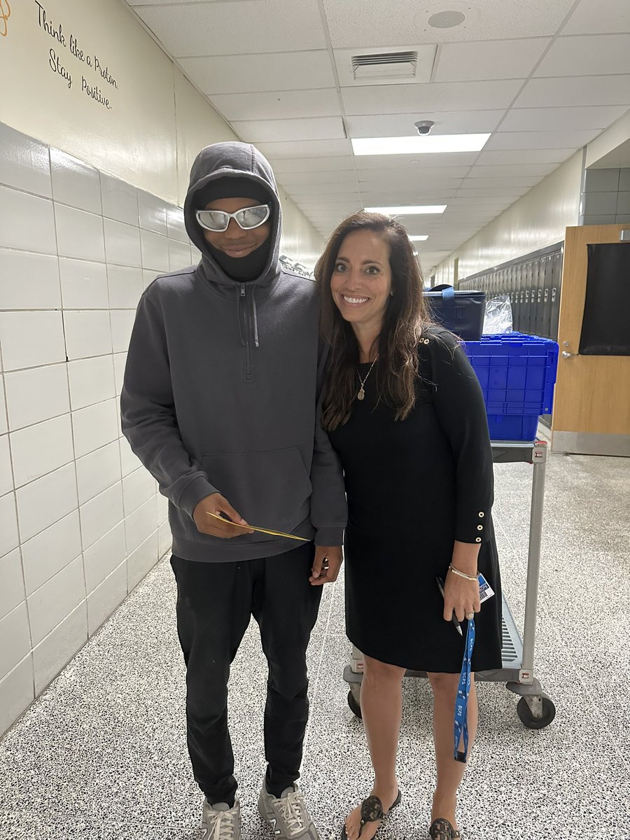 Sandra Schmidt tweet media