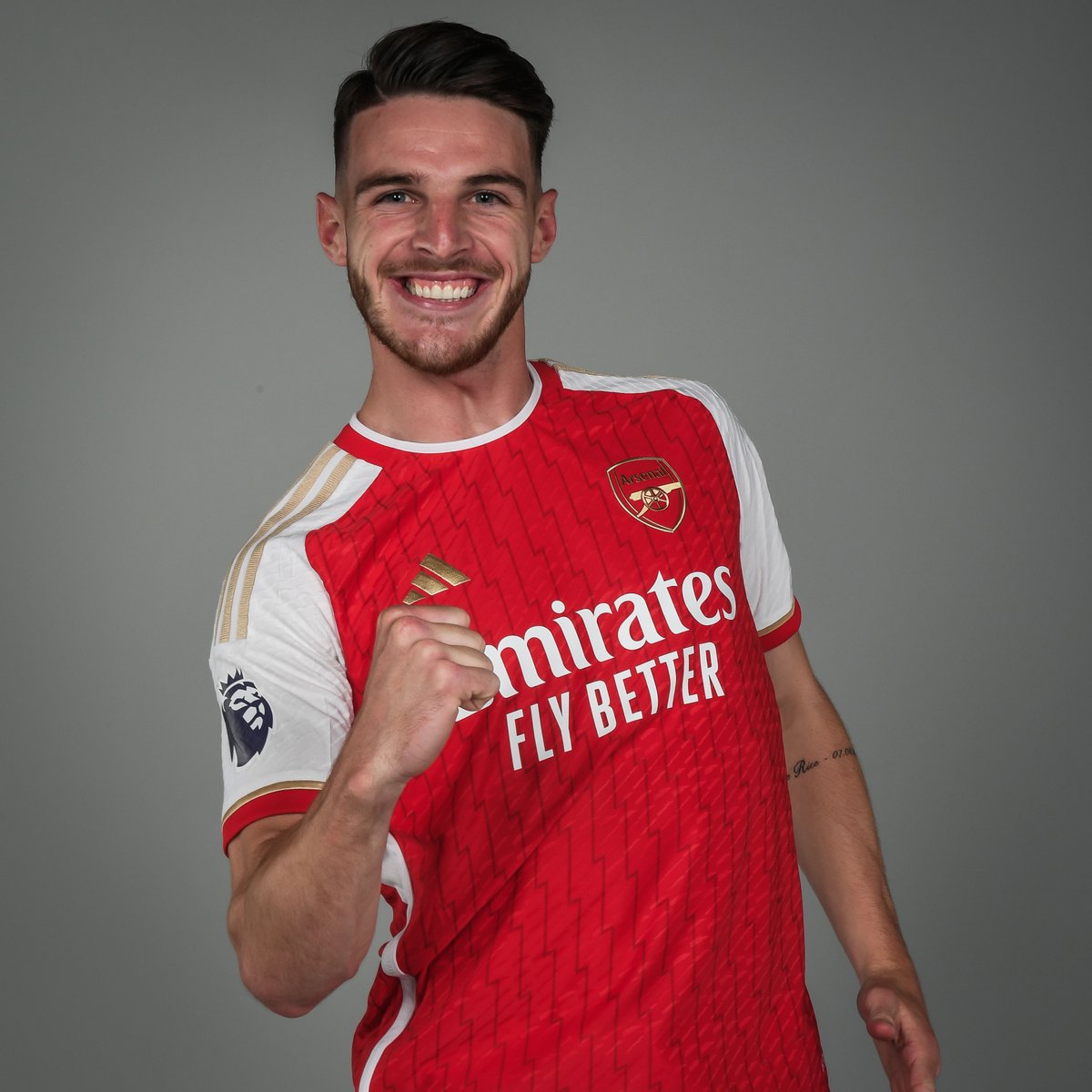 brfootball's tweet photo. Declan Rice is finally a Gunner ✨ https://t.co/5NB2828nD4