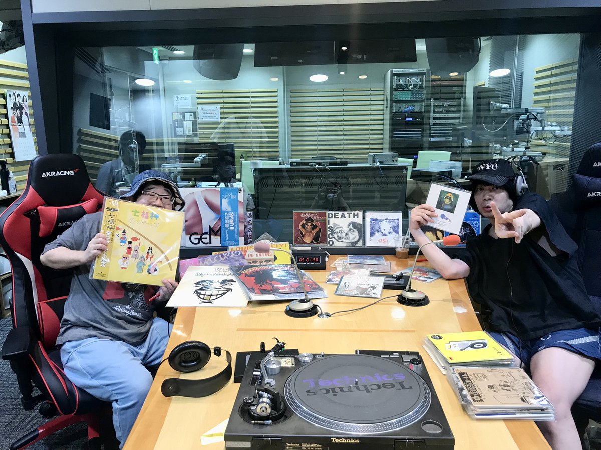 GingNangBoyz_MV's tweet photo. 【放送日決定！】

『銀杏BOYZ峯田和伸とサンボマスター山口隆のオールナイトニッポン0(ZERO)』

2023/7/22(土)27時〜29時
ニッポン放送をキーステーションに全国ネットで放送
※ニッポン放送では28時50分までの放送

ぜひお聴きください！
#峯田と山口 https://t.co/yUXSt0MNnA