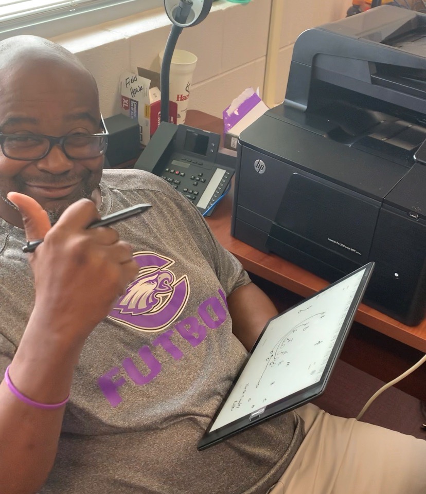 thecoachpad's tweet photo. Down in Houston for #CoachingSchool next couple days ready to share The Coachpad! Was able to stop by Crowley and if you know Coach Lynn you know this smile! The Coachpad is Coach Lynn approved ๐ #scoutcards https://t.co/ZlYUXexEiv https://t.co/Qi1WQdpuzV