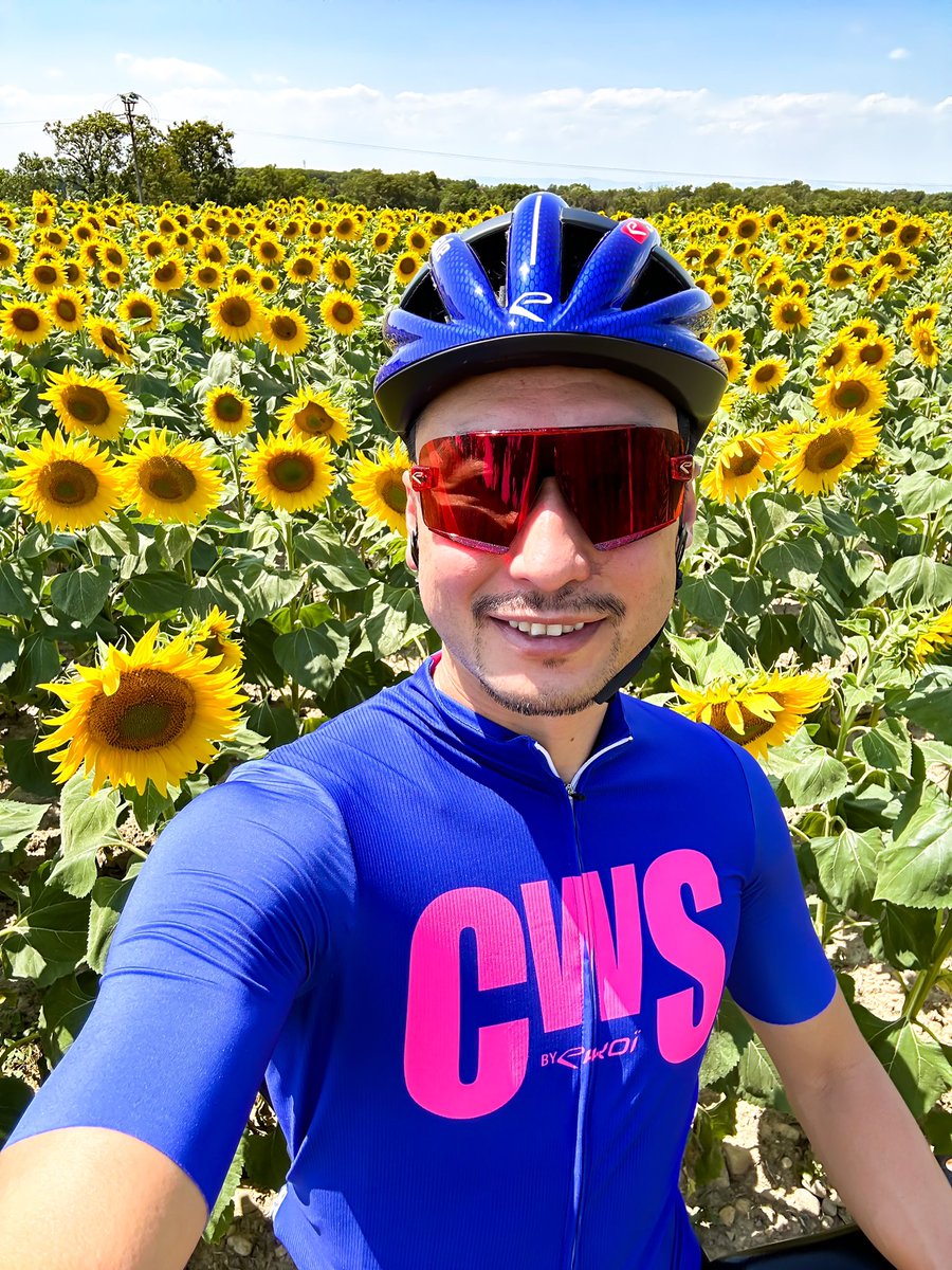 Fumybeppu's tweet image. 連日ツールドフランスを追いかけていたら自分も乗りたくなってしまった🥰🌻
#Ekoi #ottiomo #stradale #TDF2023