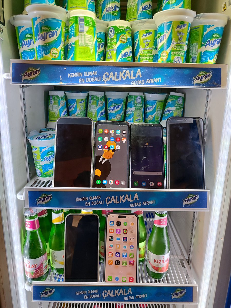 Antalya'da vatandaşların aşırı sıcaklara karşı bulduğu çözüm.
#Antalya #Antalyayanıyor