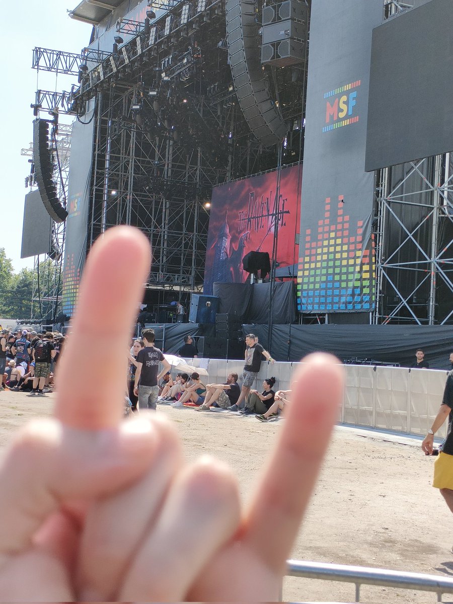 Maiden summer school con il collega <a href="/enricocid/">Enrico △🇪🇺</a>
<a href="/IronMaiden/">Iron Maiden</a> #Milano