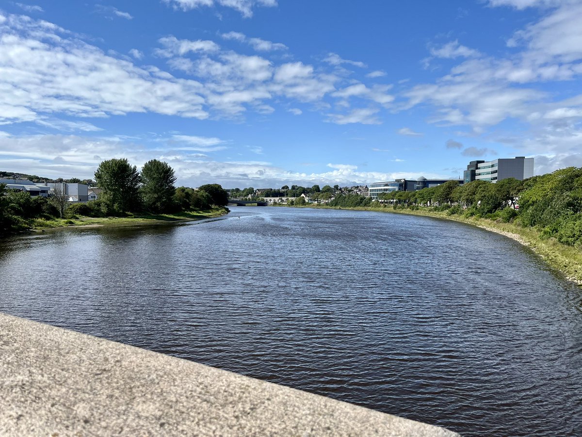 LynnLeslie18's tweet photo. Nothing beats meeting your school chum at the beach and wandering through the Harbour, Torry, Duthie, Union Terrace and back to beach on a gorgeous day. Aberdeen truly is beautiful when the sun shines 😎🏴󠁧󠁢󠁳󠁣󠁴󠁿 #9miles #freshair #fitness #friendship https://t.co/HZlgMBUJwC