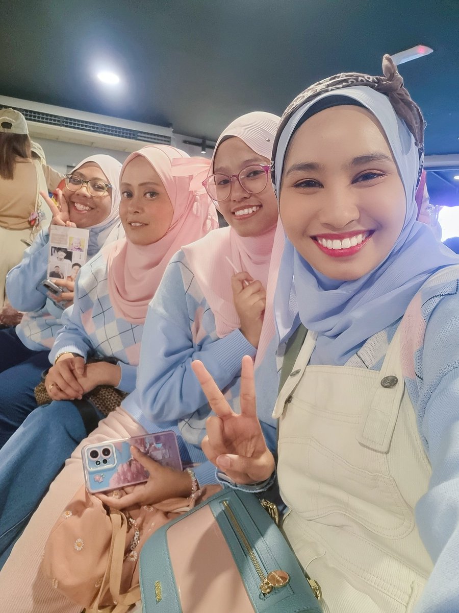 juwita1982's tweet photo. @Insvtuniverse can't get over the #1996WONUNIVERSE #cupsleevent at richiamo coffee sg wang ๐. Thank you so much! ๐๐ https://t.co/5dd0uAuwtO