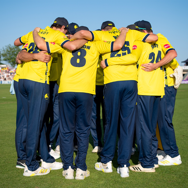 hantscricket's tweet photo. RESULT | @EssexCricket win by five wickets with three balls remaining.

Our @VitalityBlast campaign comes to a close.

Thank you for all your support this tournament 💛💙

We go again on Wednesday against @TrentBridge in the @CountyChamp.

🔢 Match Centre ⤵️