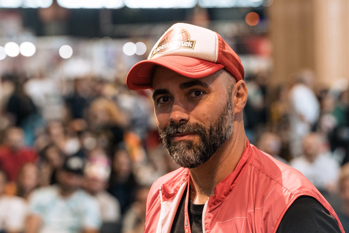 Olydri_Noob's tweet photo. Quelques photos de @Olydri_Fournier prises pendant la conférence NOOB de @japanexpo 👀 #JapanExpo https://t.co/enBRAJcay4