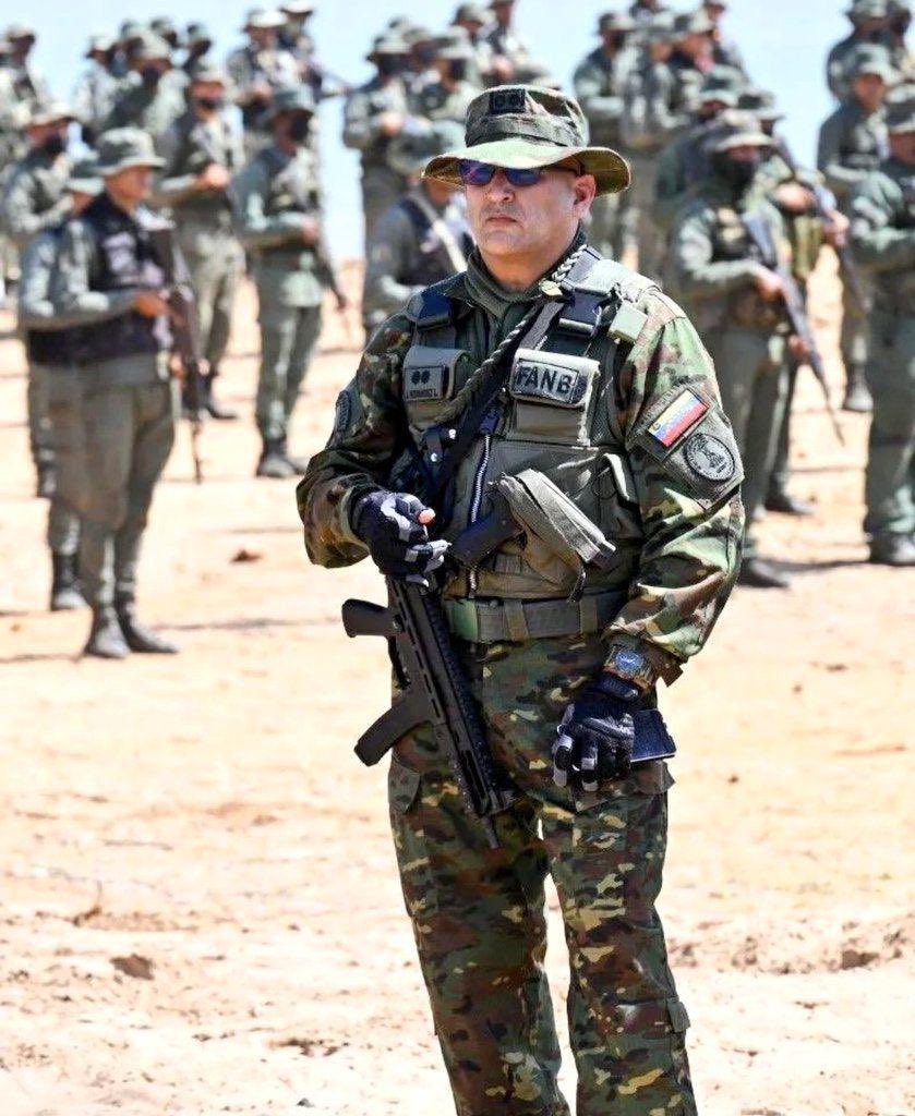 CEOFANB (@ceofanbve) on Twitter photo 🔁RT || GJ. <a href="/dhernandezlarez/">GJ. Domingo Hernández Lárez</a>: Felicito al Mayor General Johan Hernández Lárez, quien a partir de hoy portará el estandarte invicto de la <a href="/Redi_Capital2/">REDI CAPITAL</a> luego de haber sido factor de armonía y progreso como Comandante de la <a href="/ZMiranda43/">ZODI Miranda 43</a> demostrando alto sentido del deber en el 🔁RT || GJ. <a href="/dhernandezlarez/">GJ. Domingo Hernández Lárez</a>: Felicito al Mayor General Johan Hernández Lárez, quien a partir de hoy portará el estandarte invicto de la <a href="/Redi_Capital2/">REDI CAPITAL</a> luego de haber sido factor de armonía y progreso como Comandante de la <a href="/ZMiranda43/">ZODI Miranda 43</a> demostrando alto sentido del deber en el