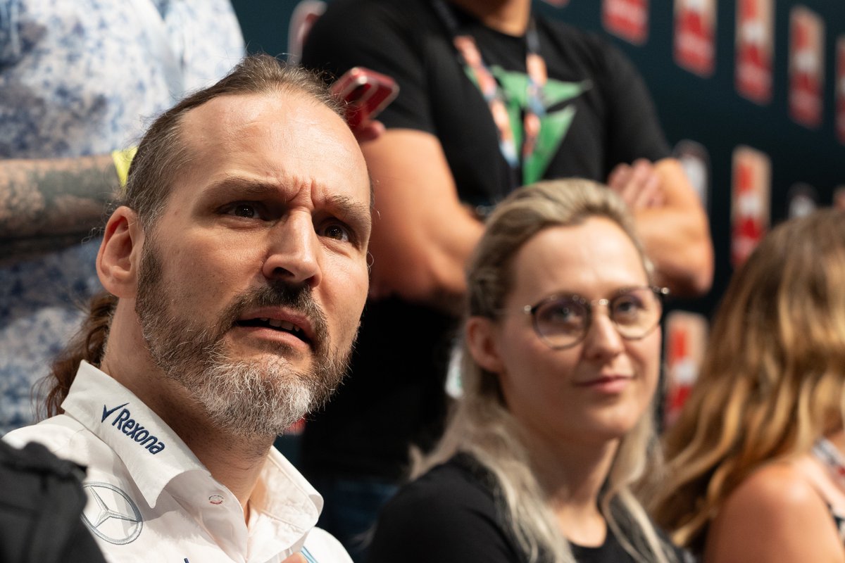Olydri_Noob's tweet photo. Mais aussi des expressions expressives. https://t.co/aOhIQjSMIn
