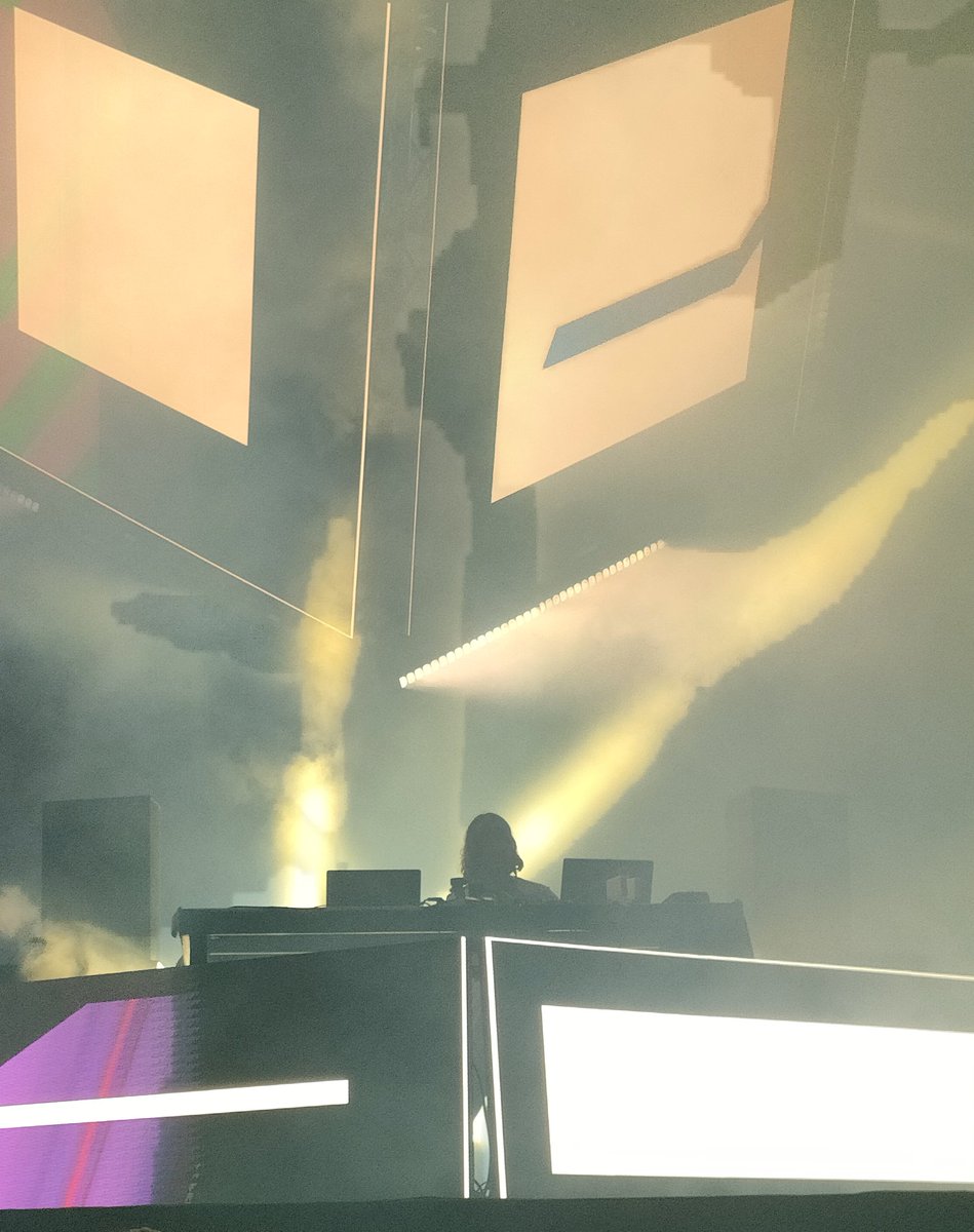 Twoheadedragon's tweet photo. thank you riccardo @AphexTwin https://t.co/S91V2MDJz8