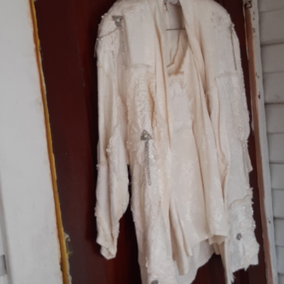 So good I had to share! Check out all the items I'm loving on <a href="/Poshmarkapp/">Poshmark</a> #poshmark #fashion #style #shopmycloset #underarmour #oobe #modelle: posh.mk/SbA1pXPgsBb