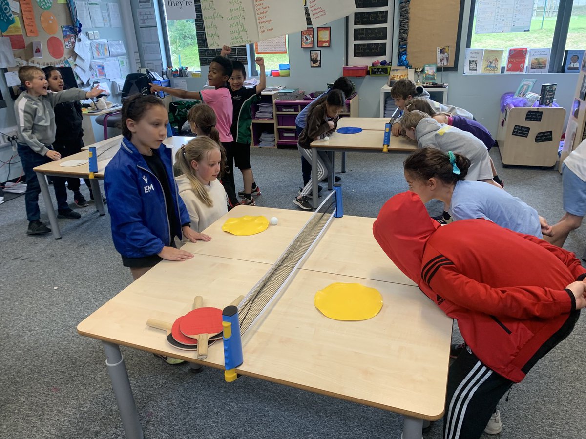 RSchPrimaryPE's tweet image. The plan was to do short tennis on Friday afternoon but torrential rain prevented that from happening. Fortunately, Amy from ⁦@ymcaleeds1⁩ was also a great table tennis coach so the children didn’t miss out at all on their fun racket based sessions! #fitnessin5 #adaptable