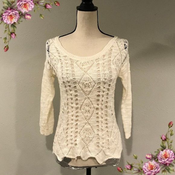 Adams2Melissa's tweet photo. So good I had to share! Check out all the items I'm loving on @Poshmarkapp #poshmark #fashion #style #shopmycloset #maurices: https://t.co/9jewSfWqOf https://t.co/jfaicLdPGX