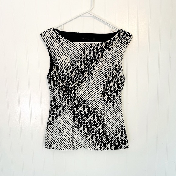 2chicksandacam2's tweet photo. So good I had to share! Check out all the items I'm loving on @Poshmarkapp from @Blissfullythri1 #poshmark #fashion #style #shopmycloset #thelimited: https://t.co/uOBzwGqzM0 https://t.co/zSDPd1P5KF