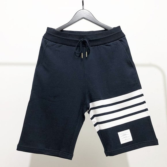 Deborah668491's tweet photo. So good I had to share! Check out all the items I'm loving on @Poshmarkapp #poshmark #fashion #style #shopmycloset #johnnywas #stitchpine #thombrowne: https://t.co/LKXfsCqbfG https://t.co/IF62PfHkHq