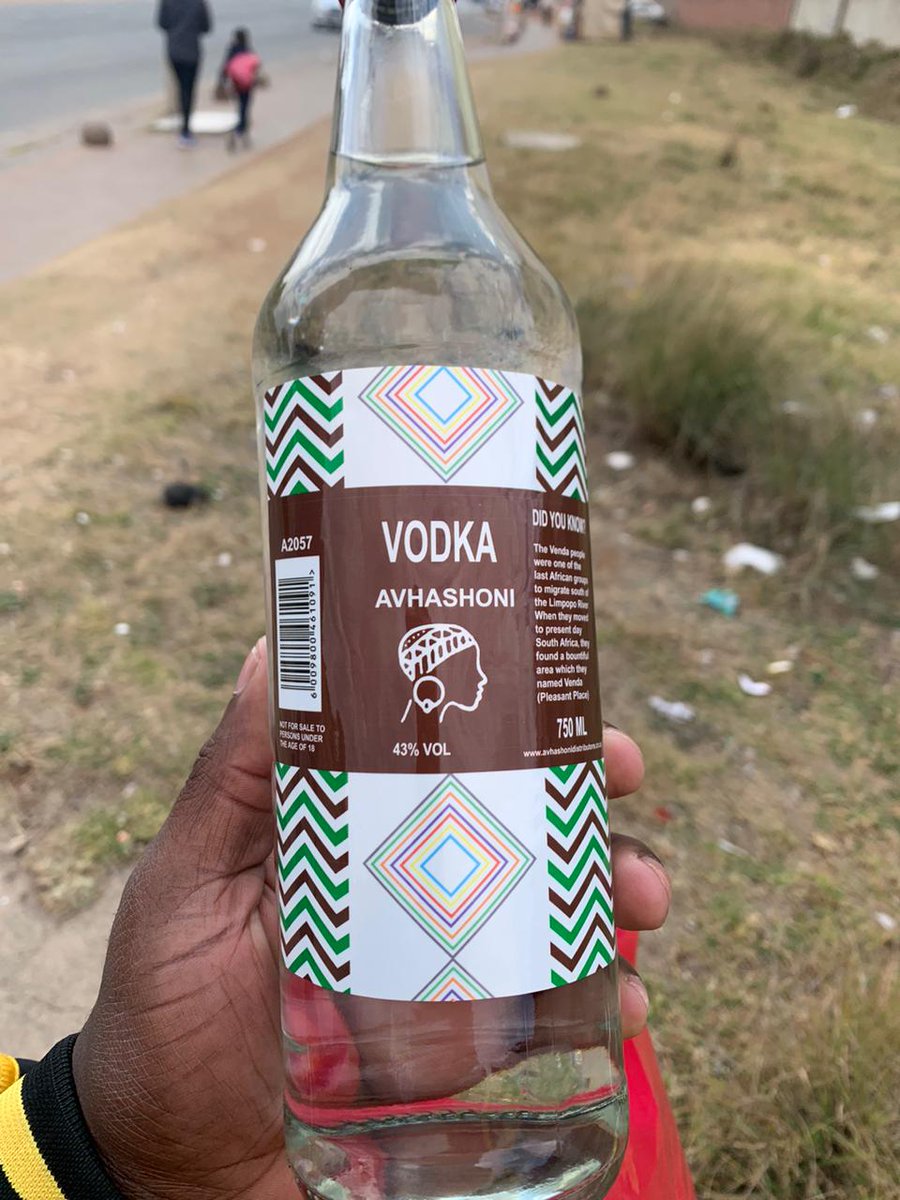 torrentspage's tweet photo. It is proven that once you go local you never go back.

Not this guy walking 10km just to get #AVHASHONI. 🤭🤭😁😁 https://t.co/v1NRPSPnKg