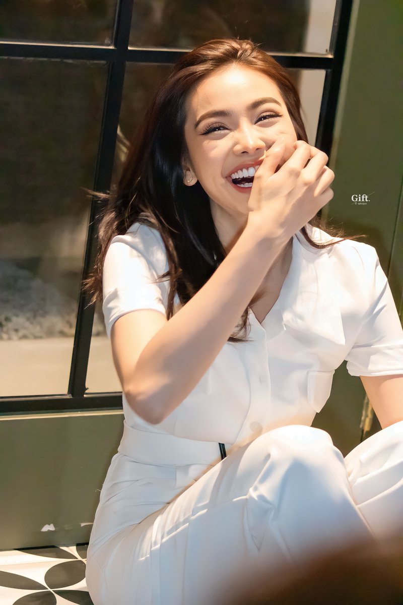igibzguz's tweet photo. ต้าวแจ้มขีด ☺️

#VIVSKINLIVExENGFA
#อิงฟ้ามหาชน #EngfaWaraha @EWaraha https://t.co/5sluJD23vl