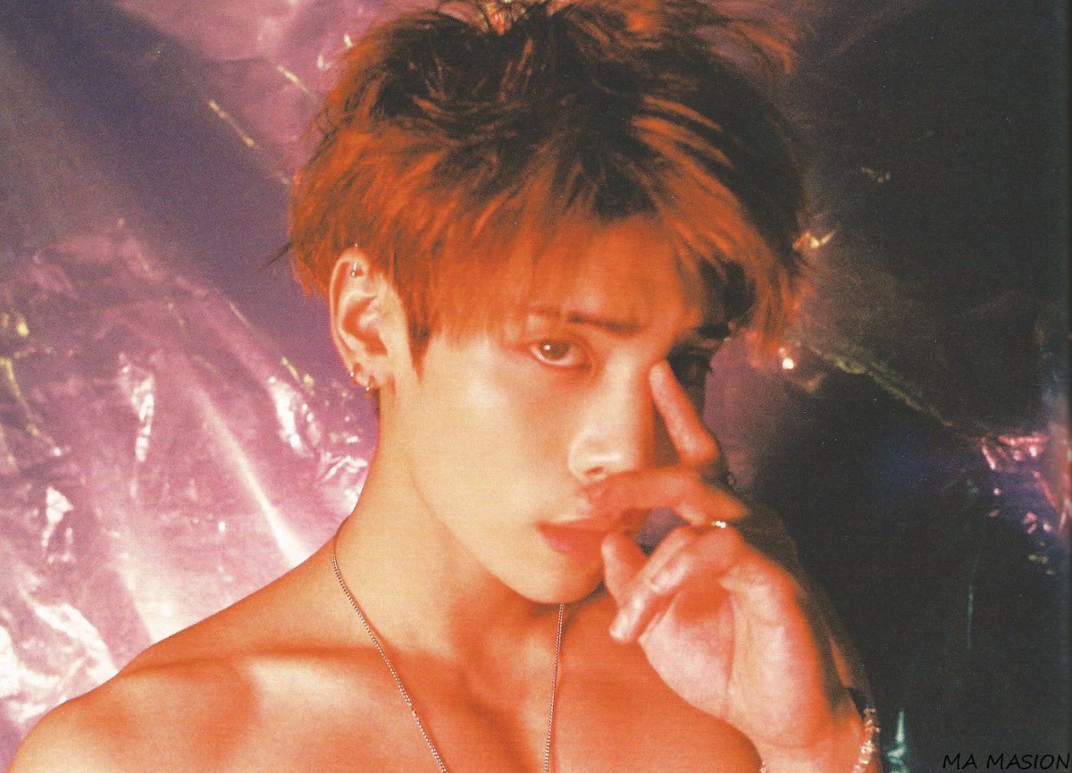 hourlyjonghyun's tweet photo. #Jonghyun #종현 @SHINee https://t.co/PZp45vgUqj