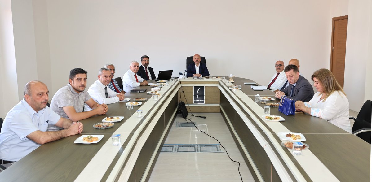 adiyamangovtr's tweet photo. Valimiz Sayın @DrOsmanVarol İl Kültür ve Turizm Müdürlüğünü ziyaret ederek tarihi ören yerleri ile adeta açık hava müzesi konumunda olan ilimizin turizm potansiyeli başta olmak üzere kurumun yürüttüğü faaliyet ve çalışmalar ile devam tanıtım projeleri hakkında İl Müdürü Abuzer Gelse’den bilgi aldı.

Anadolu ve Mezopotamya kültürünün harman olduğu, zengin bir tarih ve kültüre sahip Adıyaman’ın turizm potansiyelini uluslararası alanda tanıtmak için tüm paydaşlarımızla yoğun gayret sarf edeceğiz.
