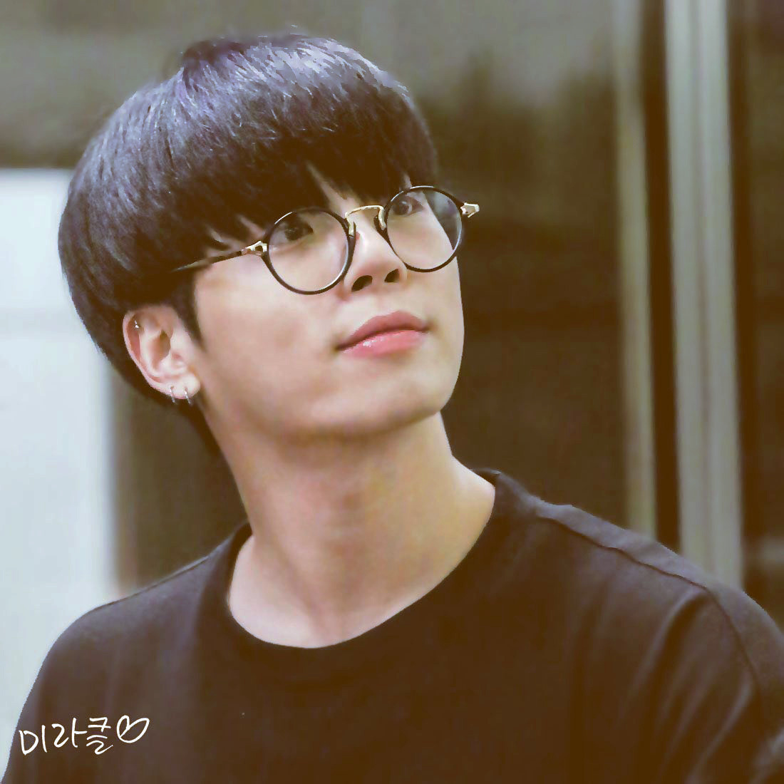 hourlyjonghyun's tweet image. #Jonghyun #종현 @SHINee