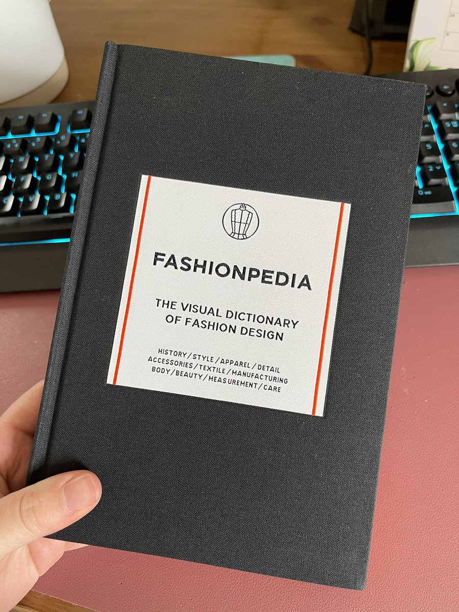 HazelTheHobbit's tweet photo. Been looking through @UnicornDevGames amazing character art workshop and have to rave about this book recommendation! I ordered it straight away and know I’m gonna get so much use out of it, thankyou!! 🤩 https://t.co/lywuPhGDCL