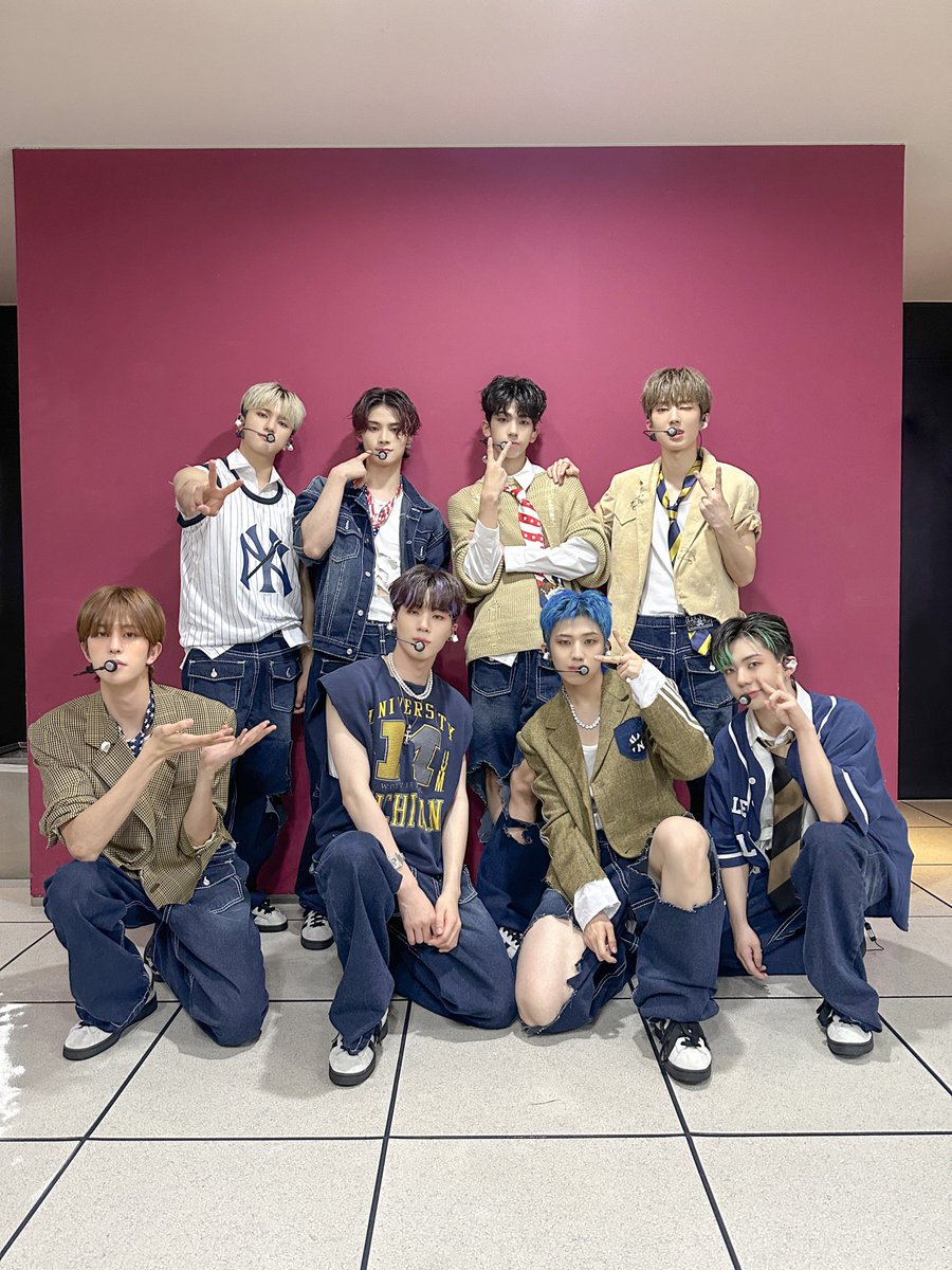 8TURN_official's tweet photo. [📷]
#오늘의턴_230715
⠀
8TURN은 동글동글
깜찍이 동그라미들의 모임이라면서요😳
8TURN과 함께 즐거운 주말 보내세요❤️💜
⠀
8TURN is round and round
I heard that they are a group of round cuties😳
Have a great weekend with 8TURN❤💜
⠀
8TURN是圆圆的
听说他们是小可爱是圆圈们的聚会😳
和8TURN一起度过愉快的周末❤💜
⠀
#8TURN #EIGHT_TURN #에잇턴
#UNCHARTED_DRIFT #언차티드_드리프트
#EXCEL #엑셀