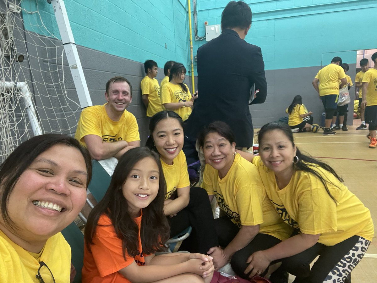 Karyn911804's tweet photo. Networking.. Socialising.. Meeting former colleagues and friends.. Making new ones.. Discover new Sports..  
#SportsFest2023
#ASPHcolleagues 
#yellowteam https://t.co/rmxSM3DT40