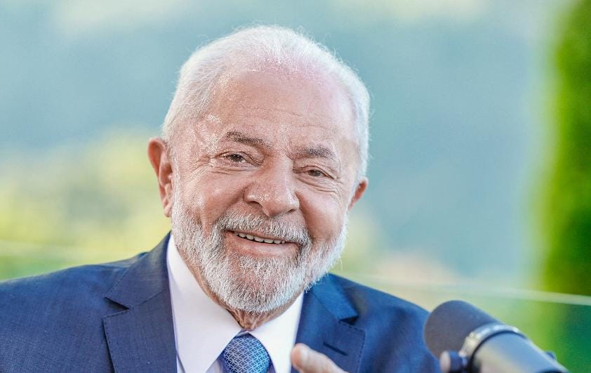 pesquisas_elige's tweet photo. 🚨FAZ O L: O resumo semanal do Governo Lula 

🥇O desemprego caiu de 8,8% para 8,3% entre março e maio, o menor índice em 8 anos

🥈O Brasil abriu 741 mil empresas e gerou 860 mil empregos de janeiro a maio

🥉O Dólar teve a maior queda em 7 anos, de R$ 5,30 para R$ 4,79

🥇Lula reduziu em 95% as taxas dis portos estatais; o Porto de Vitória, privatizado por Jair Bolsonaro (PL), aumentou em 1000% as tarifas em 2022

🥈O Governo abriu quase 6 mil vagas para concursos federais no 1⁰ semestre, o maior número em 10 anos

🥉Novo Bolsa Família teve início, com 600 reais de valor mínimo

🥇O IPCA-15 registrou uma deflação de alimentos de -0,51% em junho

🥈O Ministério da Saúde abriu 10 mil vagas para médicos em locais pobres

🥉Lula anunciou o maior Plano Safra da história e reduziu os juros para a agricultura familiar

🥇O BNDES investiu mais R$ 3,6 bilhões em micro e pequenas empresas

🗞️@Analise2023