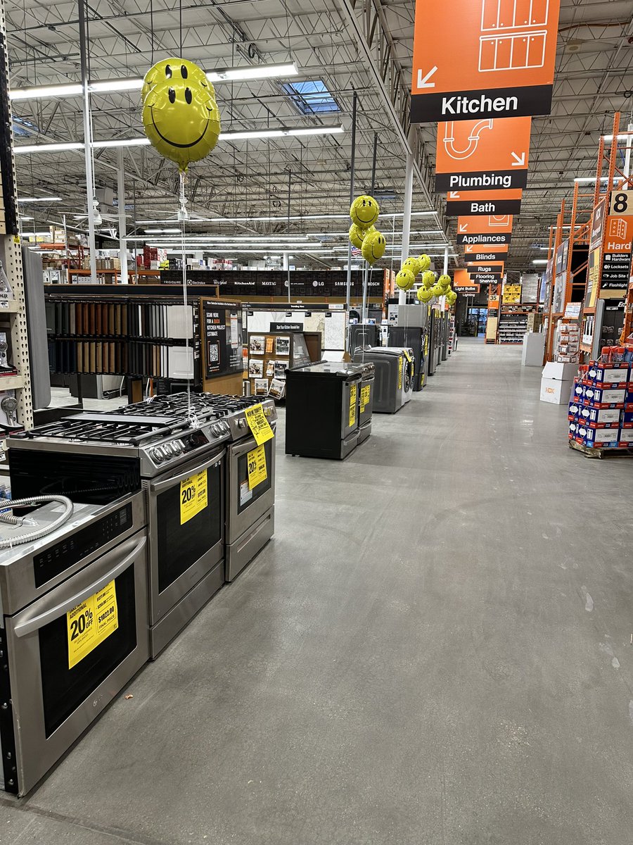 Appliance clearance event is in full effect here at #2501 @Katrina_Zeger @BrianConwayTHD