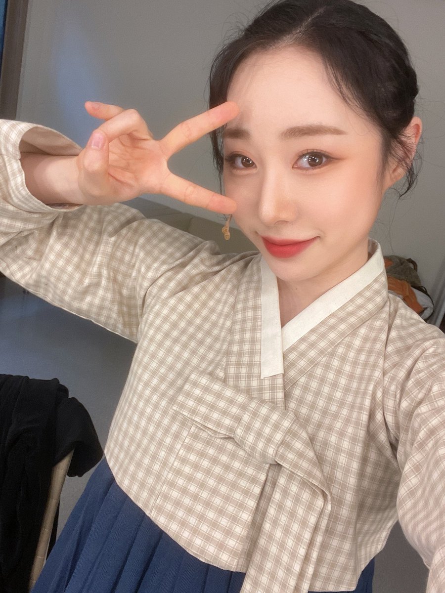 WJSN_Cosmic's tweet photo. [📸]
우리 뎡버들은 어쩜 이런 달란트를 받았을까? 🥹💖
연정이의 세 번째 도전 시작인 오늘 ‼️
우정 여러분의 많은 응원과 관심과 사랑 부탁드립니다💖

#연정 #YEONJUNG
#우주소녀 #WJSN
#알로하나의엄마들 https://t.co/XtTZacNOZd