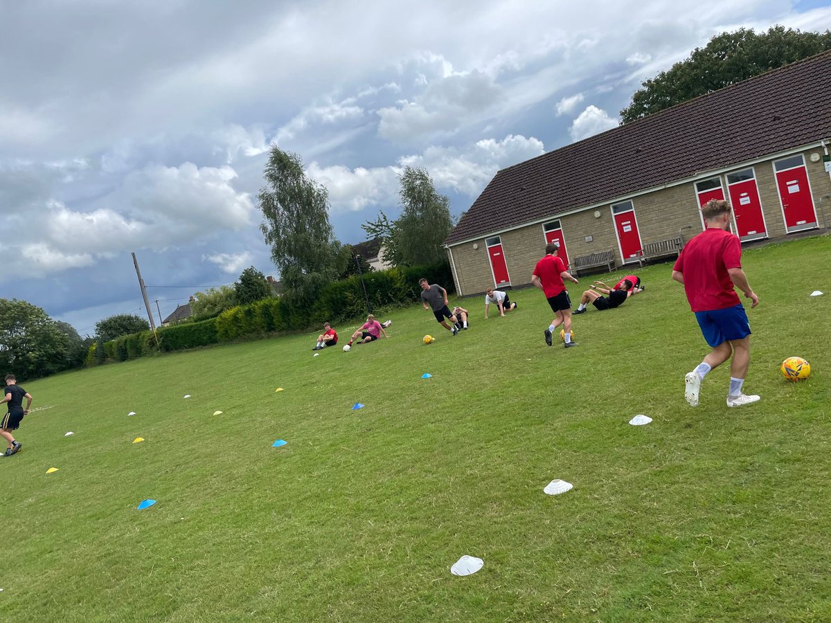 With no game today, the boys still put in the graft to get ready for the tough test of <a href="/longlevensafc/">Longlevens AFC</a> Tuesday! 

⚫️⚪️⚫️🔴
