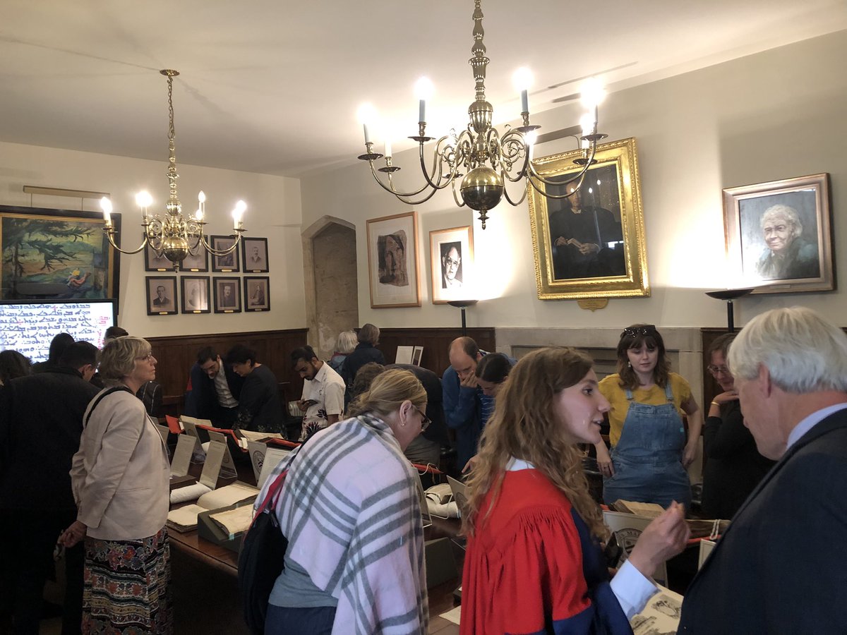 M_Castelletti's tweet photo. Isn’t this just wonderful to see?
Thank you @NewCollegeLib @NewCollegeOx! #publicengagement #materialculture #sharingcollections
So grateful & so proud #mycollege
@bodleianlibs @richove @TORCHOxford @UniofOxford @ArtsFestOxford @GLAMOutreach @GlamVols @OxMedStud @OxfordHistory https://t.co/6lRceIF6ty