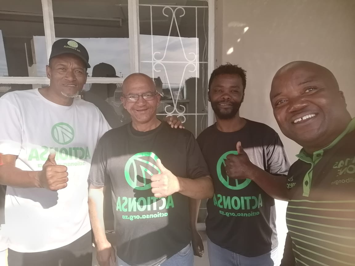 ActionSA_WC's tweet photo. In the Central Karoo Region of WC this past Thursday. Growth in Beaufort West, Laingsburg, Leeu-Gamka,Touwsriver. We are the viable alternative. #WhereWeGoWeGrow #Project2024 @Action4SA @HermanMashaba @go2Michelle @MmQwashu @YvettedKR01 🇿🇦💚👊 https://t.co/7tGvVcp1pm