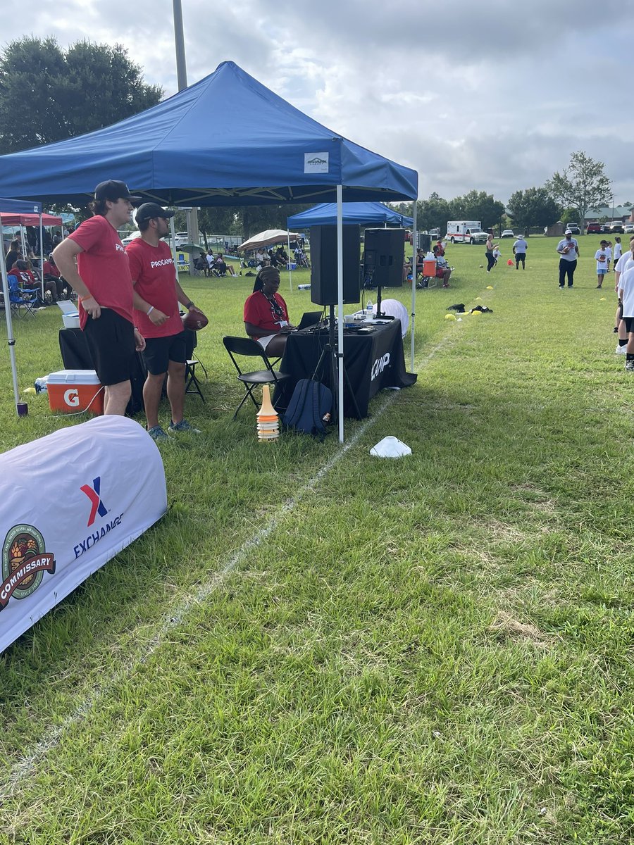 codesomer's tweet photo. The “behind the scenes” team keeping us organized 

@procamps 

@espn @atlfalcons @procamps #tylerallgeier #fortgordon #footballcamp @danboothtv @NFL @nflnetwork https://t.co/RSPyTyPGu6