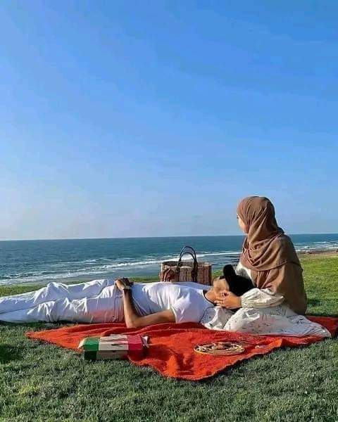 RhmanY53403's tweet photo. هنا ... أنت 
ثابتٌ في قلبي 
ثبوت النونِ في ... اليقين 
وهناك  أنا 
دعاءٌ لعينيك  أمام الله 
خاشعٌ نبضي 
ك خشوعِ الميم في الآمين . .💞🥀 https://t.co/pJEH9FnQVc