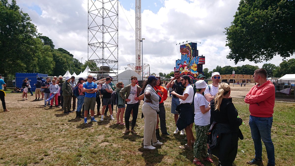 RestBrigitte's tweet photo. 1 millier de visiteurs/jour sur le stand Nature De Breton au Festival des Vieilles Charrues #Sodiaal
 Super ambiance 👍👍👍 et bravo aux animatrices 👏👏👏 https://t.co/NTLx4moBaZ