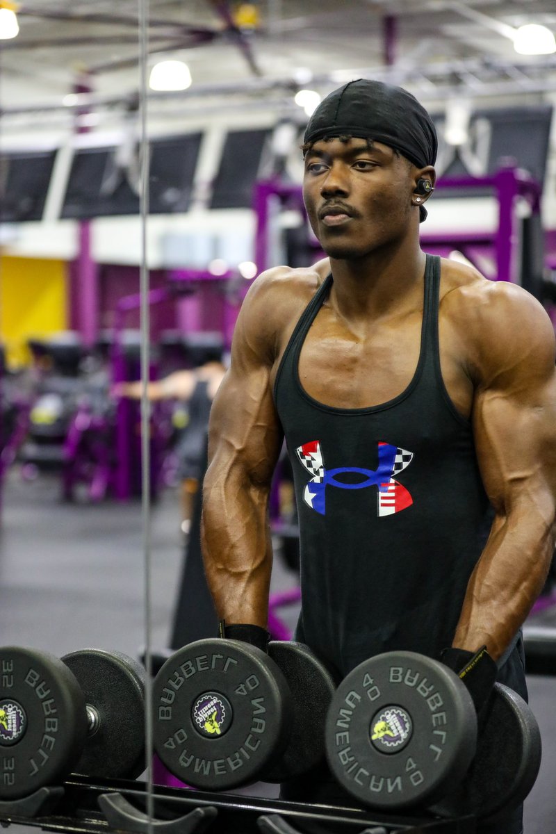 5Finish's tweet photo. Love Every Moment ⚡️ 
#gym #underarmour #sponsor #itsmarco #fitness https://t.co/XxieoMG9iT