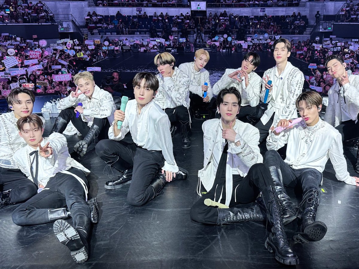 IST_THEBOYZ's tweet photo. [📸] THE BOYZ 2ND WORLD TOUR : ZENERATION IN MANILA 공연 완료🧬 THE B의 뜨거운 응원에 더보이즈는 오늘도 행복했습니다❣️ 소중한 추억을 만든 하루☺️ 항상 고맙고 사랑해요😘

#THEBOYZ #더보이즈 #ZENERATION #제너레이션 https://t.co/OykwLryxwn