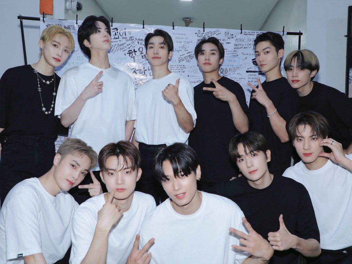 [📸] THE BOYZ 2ND WORLD TOUR : ZENERATION IN MANILA 공연 완료🧬 THE B의 뜨거운 응원에 더보이즈는 오늘도 행복했습니다❣️ 소중한 추억을 만든 하루☺️ 항상 고맙고 사랑해요😘

#THEBOYZ #더보이즈 #ZENERATION #제너레이션