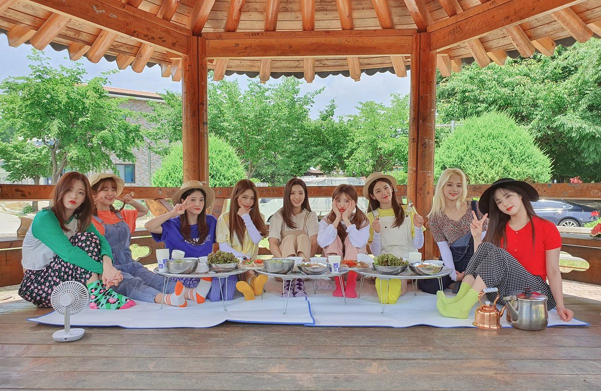 Megan_gif's tweet photo. 프로미스나인 데뷔 2000일
#프롬이와_2000일의_눈맞춤
999일 라이브가 엊그제 같은데
#2000DaysWithfromis_9
벌써 또 그만큼의 시간이 흘렀구나 https://t.co/n9gtzVcci4