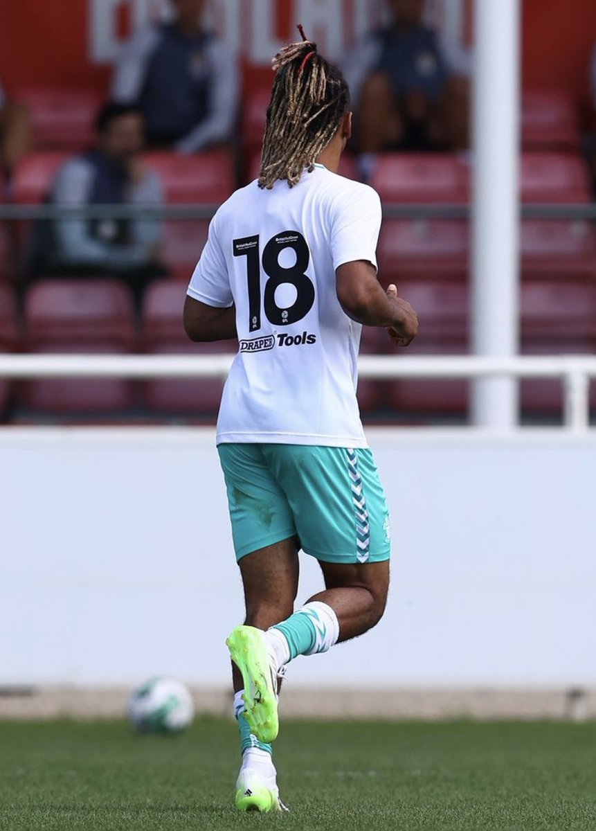 JustSaints_'s tweet photo. Draper Tools sponsor looking nice on the back of the away kit 👀

#SaintsFC https://t.co/L8KDhFds0J