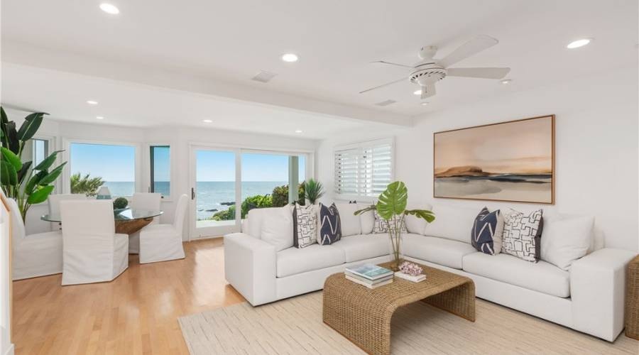 uniquehomeslux's tweet photo. A dream coastal retreat in the heart of Laguna Beach! This stunning #oceanfronthome boasts unparalleled #views &amp; direct #beachaccess, offering an idyllic #beachside lifestyle.

-#LagunaBeach#California
-3 Beds, 2,069Sqft

Marcus Skenderian |(949)295-5758 | https://t.co/9R7Y8kbdhM https://t.co/rDRGLNwGms