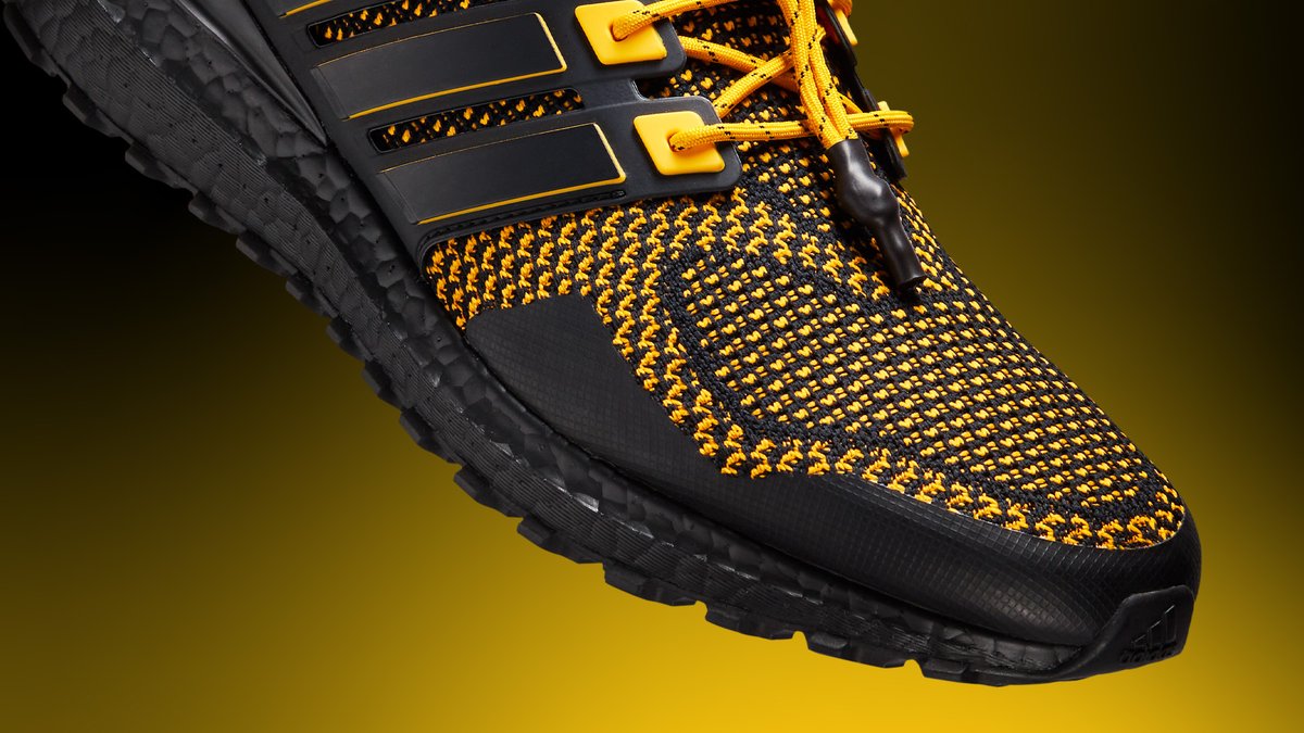 Grambling1901's tweet photo. Repping Grambling State colors never looked so good 👟🔥. Our first @adidas Grambling State Ultraboost 1.0 is now available to buy. Visit 
 https://t.co/6KtBt1Zuc3 to get a pair of this exclusive shoe today. #GSU #adidasSportswear #teamadidas https://t.co/1pbV3zvEdN