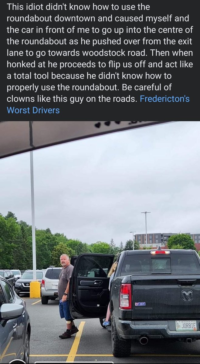 XxmotegixX's tweet photo. #FrederictonDrivers are getting worse daily. I know technically this guy likely isn't from Fredericton but buddy has to realize he's not in the USA and has to follow the rules of the road as well. It could have ended much worse. @fton_drivers https://t.co/3MlctfUwPi